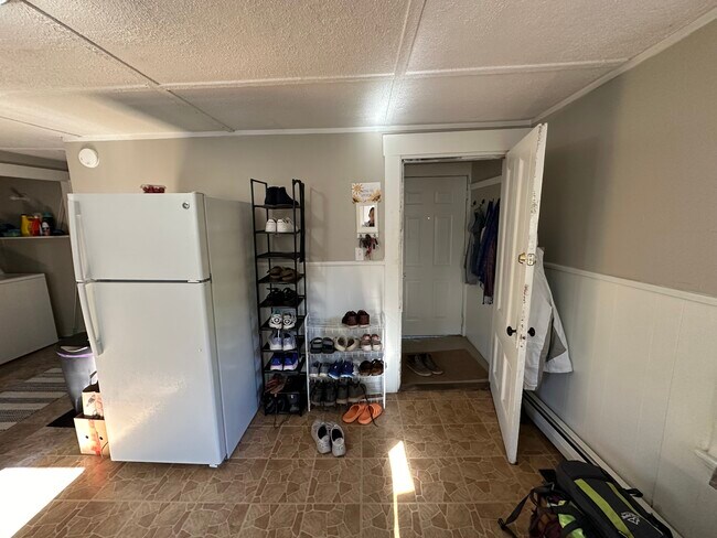 Building Photo - 26 E Oxford St