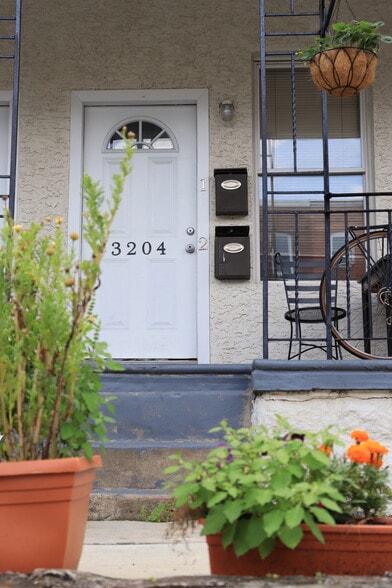 Primary Photo - 3204 Hamilton St