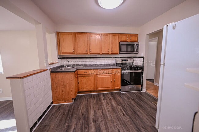 Building Photo - 10200 Tappan Dr