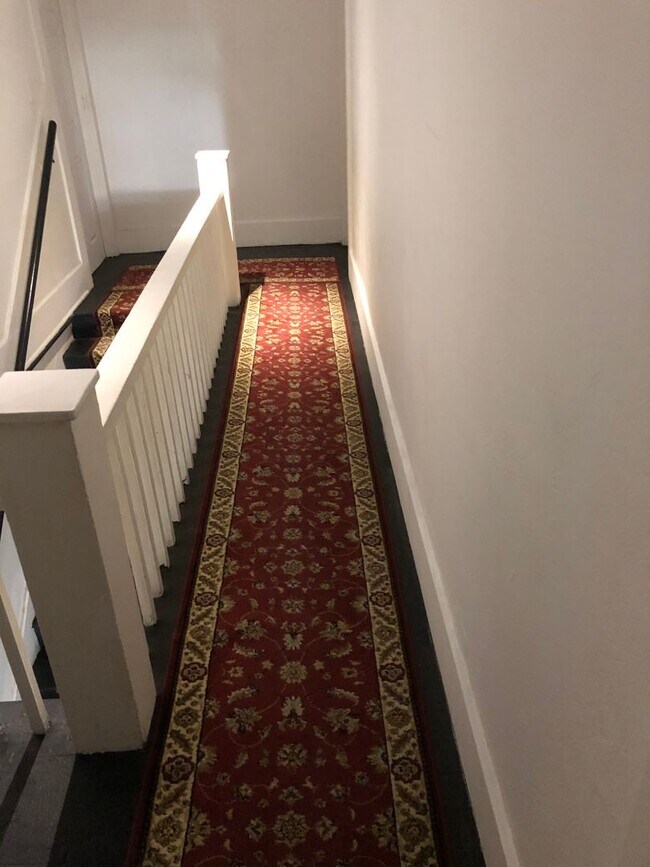 Building Photo - Orient Street