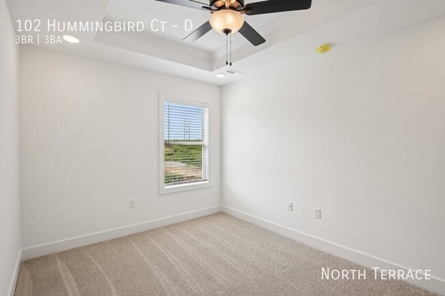 Building Photo - 102 Hummingbird Ct