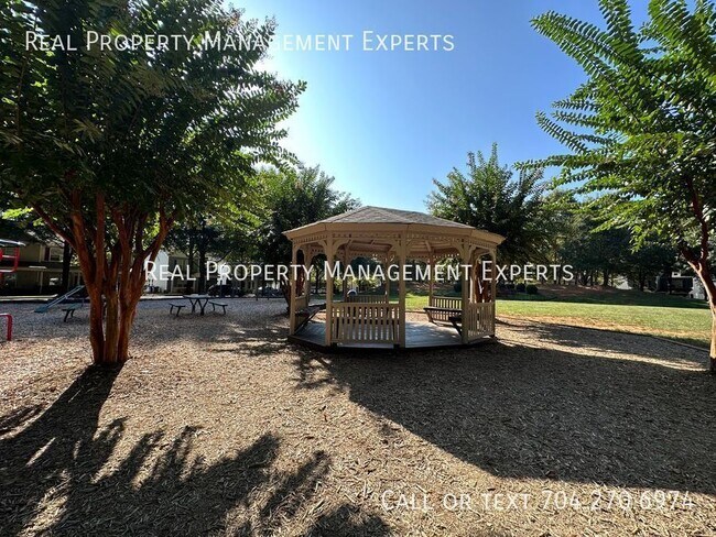 Building Photo - 12347 Walden Lea Dr