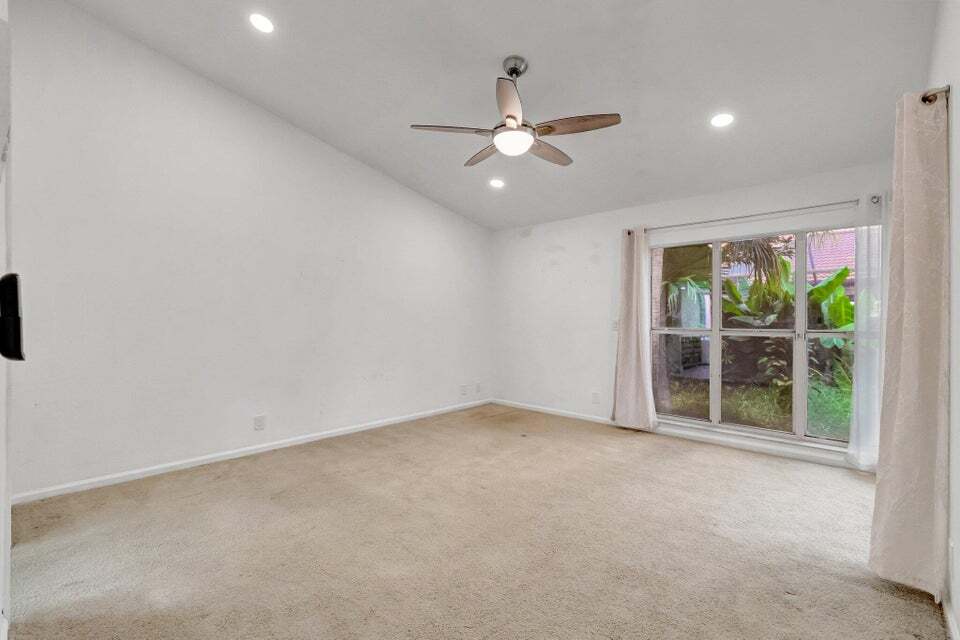 Building Photo - 7810 Villa Nova Dr