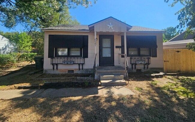 Primary Photo - (2) Bed/(1) Bath w/ (2) Living Areas + Uti...