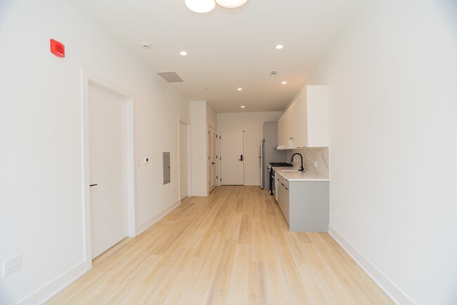 Building Photo - 3821 N Ashland Ave