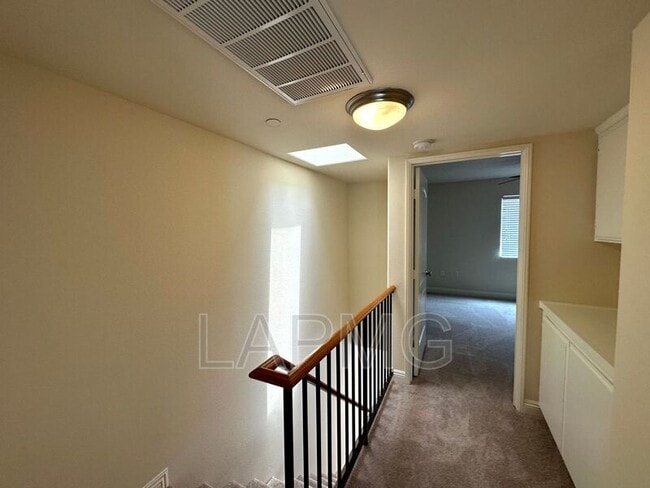 Building Photo - 12217 Moorpark St