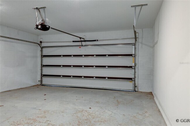 Building Photo - 1520 Brentwood Dr