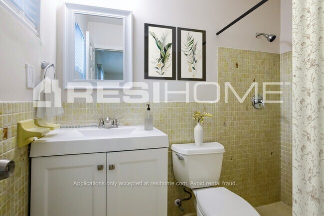 Building Photo - 8954 Sw 53Rd St