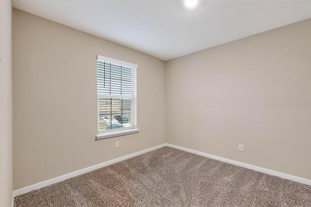 Building Photo - 305 Honeysuckle Ln