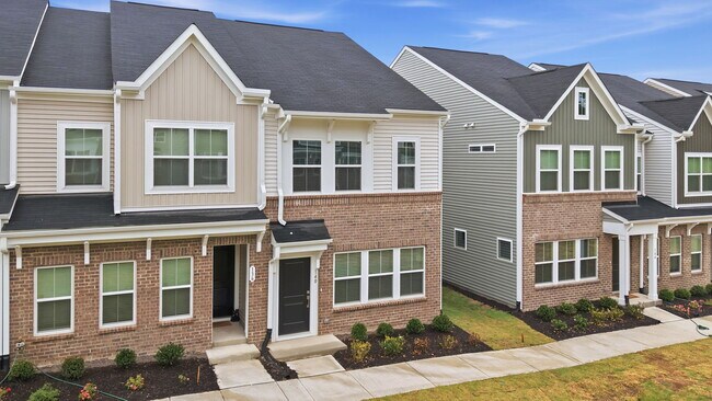 Building Photo - Silver Fir Ln - Garner
