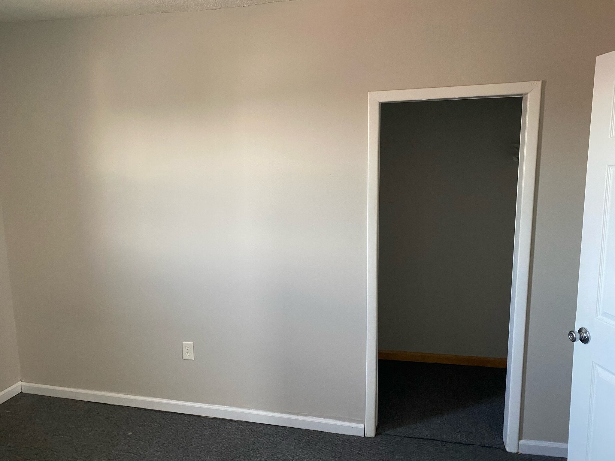 Building Photo - 245 S Washington St