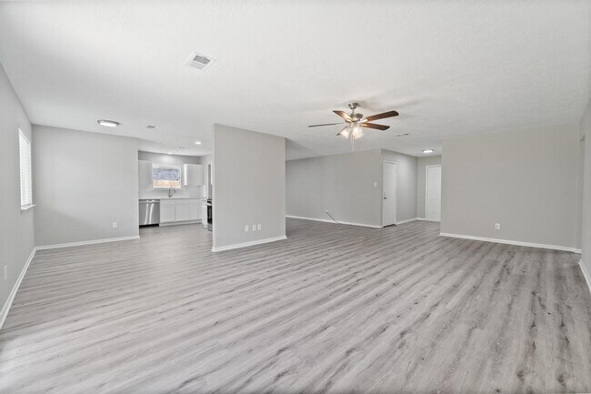 Building Photo - 17043 Macleish Dr