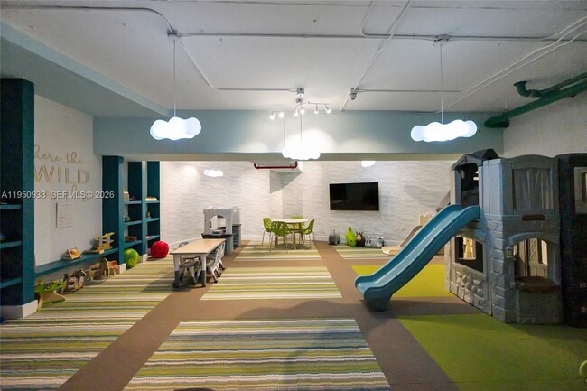 Building Photo - 900 Biscayne Blvd