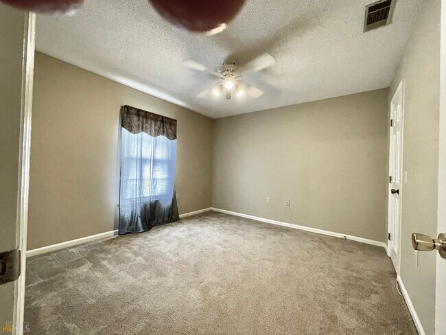 Building Photo - 230 Lanier Dr