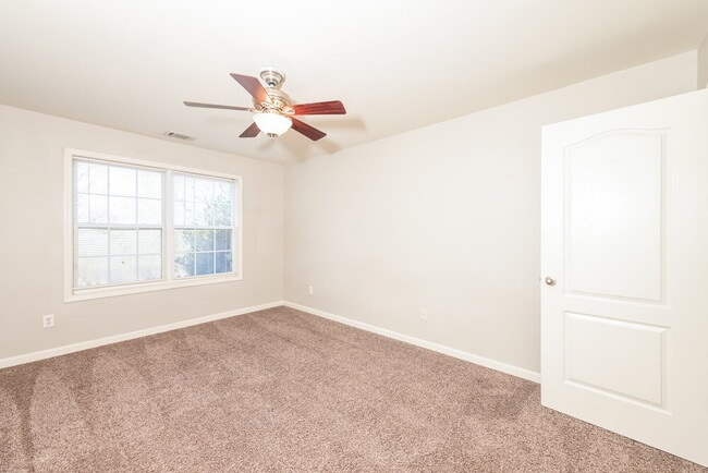 Building Photo - 44 Creek View Ct