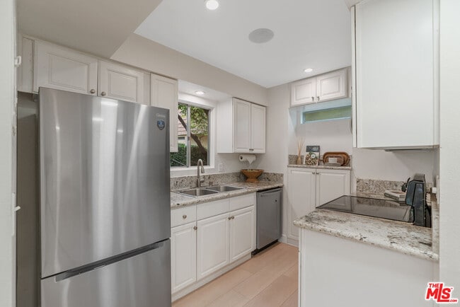 Building Photo - 4032 Yankee Dr