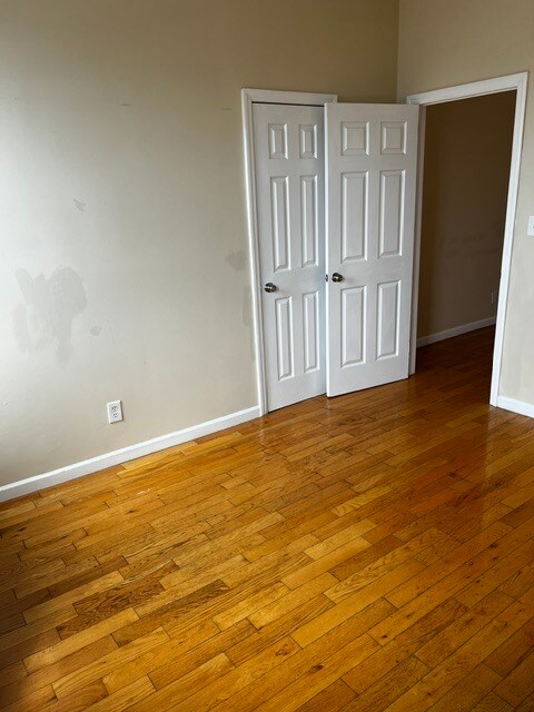 Building Photo - 529 34th St