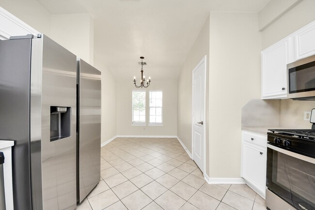 Building Photo - 5114 Santrey Dr
