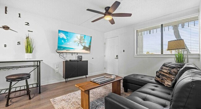 Building Photo - 556 Coral Ct