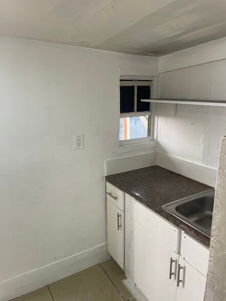 Building Photo - 3131 W 16th Ave