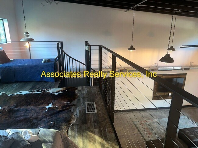 Building Photo - Modern Industrial 2Bed/2Bath Plus Loft in NW Gainesville