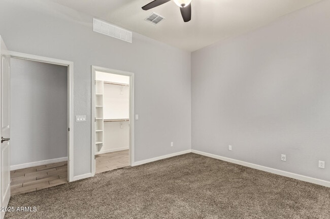 Building Photo - 947 E Dumbarton Ave