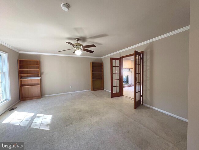 Building Photo - 902 Kirby Dr