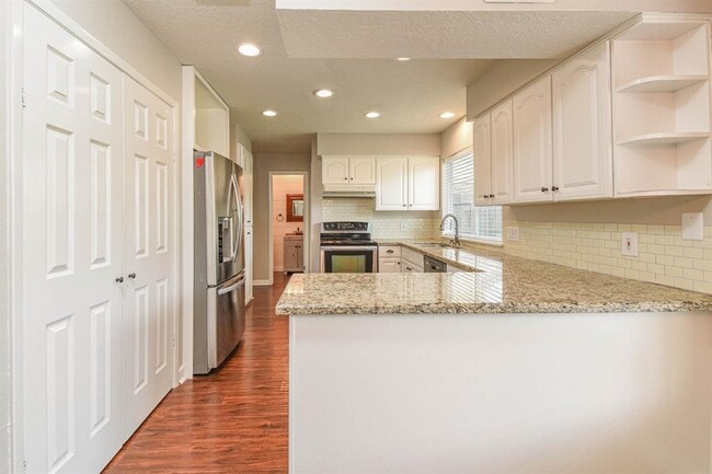 Building Photo - 15419 Swan Creek Dr