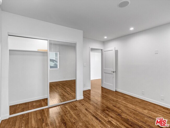 Building Photo - 754 Croft Ave