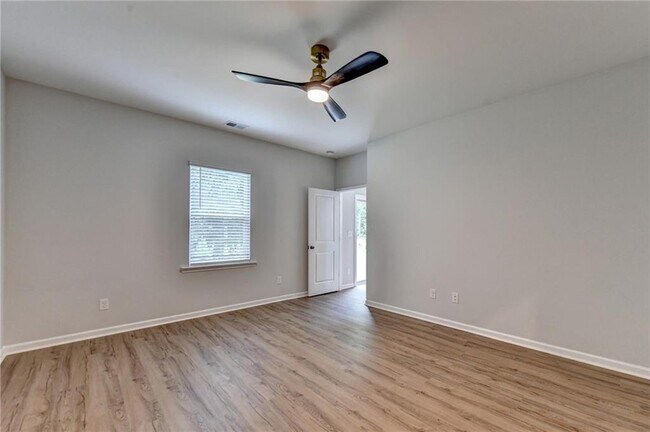 Building Photo - 175 Grey Falcon Ave