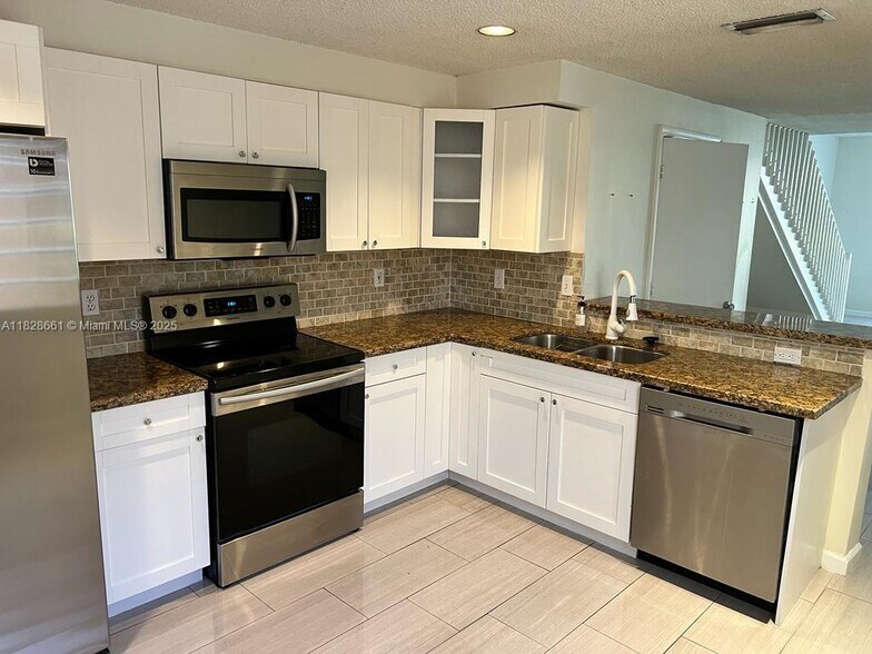 Building Photo - 1597 Barcelona Way