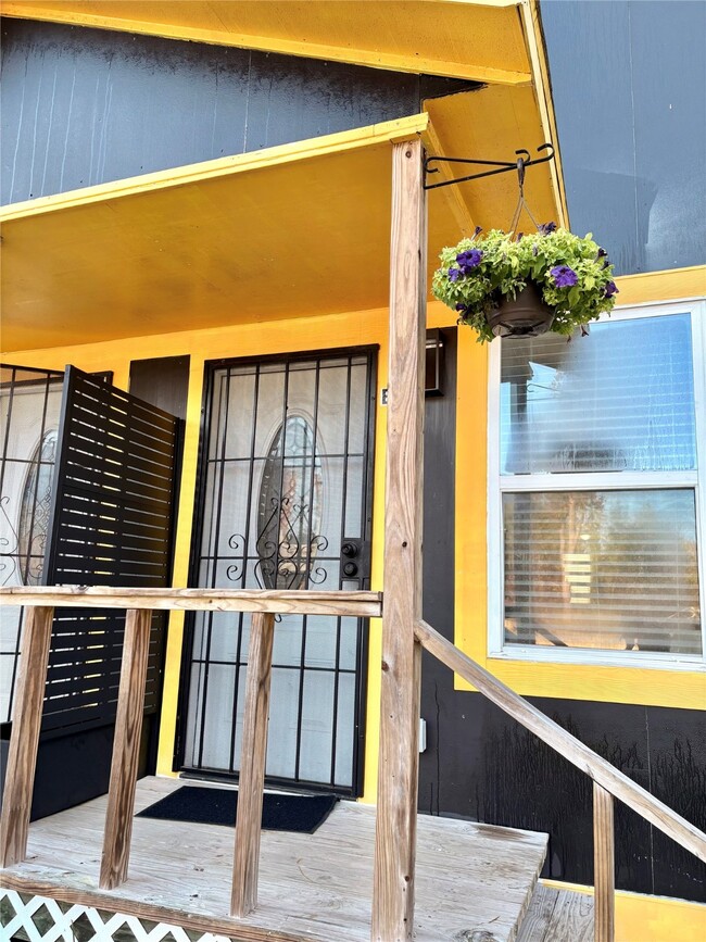 Building Photo - 9822 Candy Ct