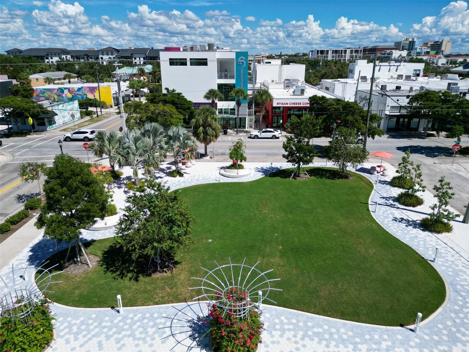 Building Photo - 1704 5th St