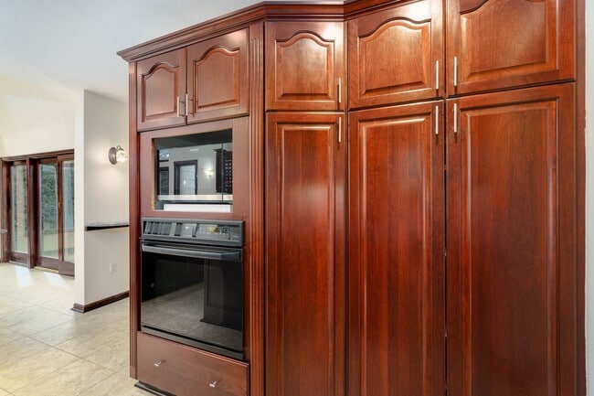 Building Photo - 2377 Williamstown Ct
