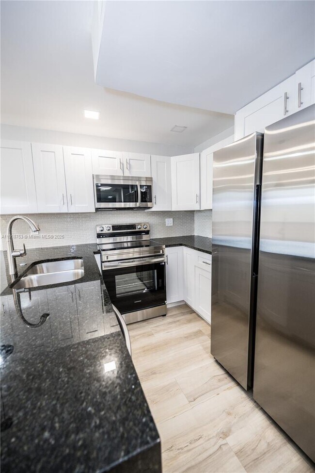 Building Photo - 755 Dotterel Rd