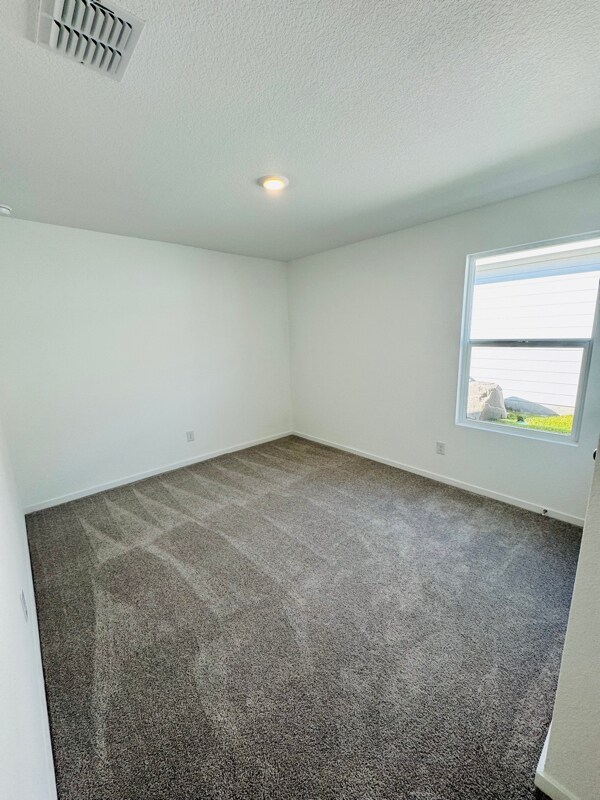 Building Photo - 3931 Selawik St