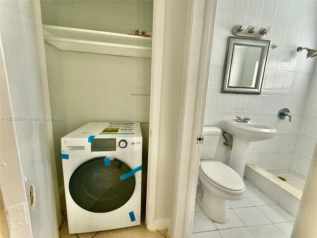 Building Photo - 1523 NE 110th Terrace