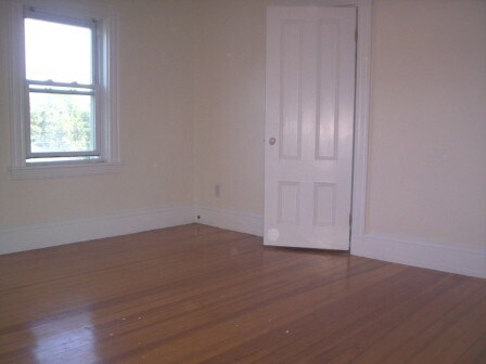 Building Photo - 112 Cranch St