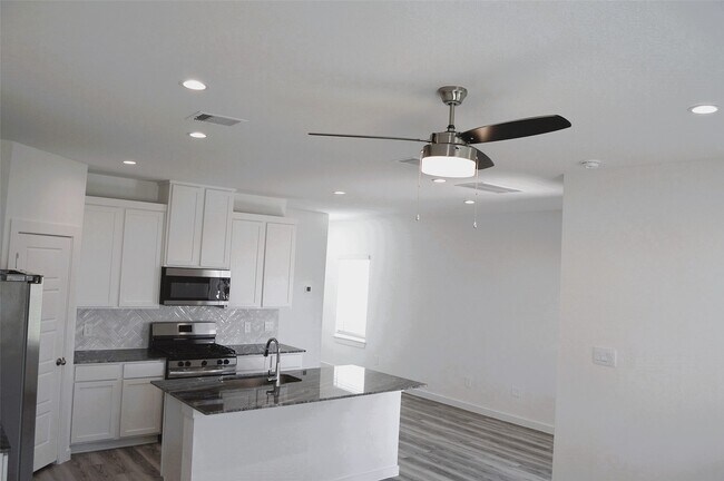 Building Photo - 10212 Berkeley Spgs Trl