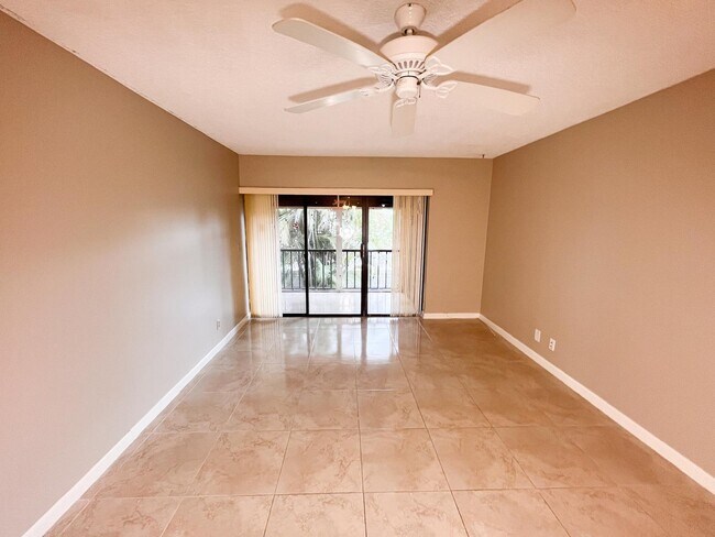 Building Photo - 5939 Forest Hill Blvd