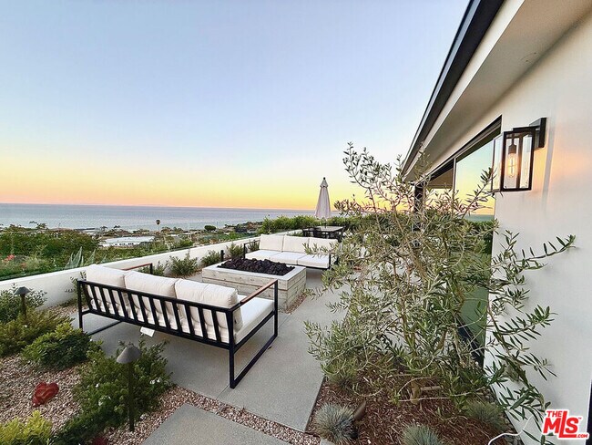 Building Photo - 3602 Shoreheights Dr