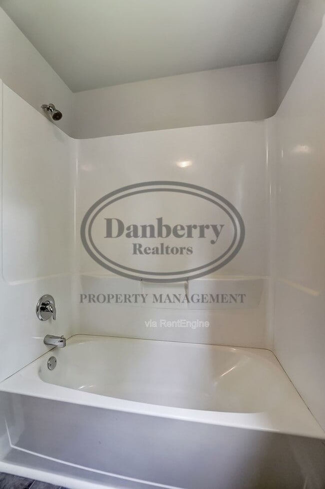 Building Photo - 1115 Secor Rd