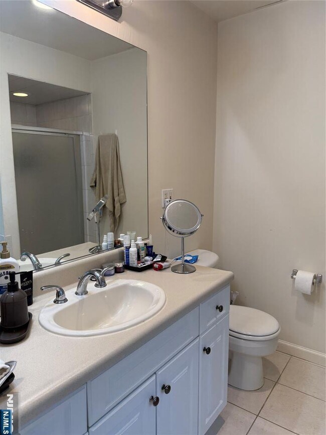 Building Photo - 118 Carriage Ct