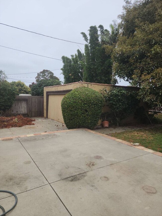 Building Photo - Coming Soon Charming 2-bedroom, 1-bathroom house with 2 car garage and spacious yard