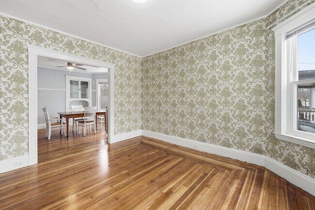 Building Photo - 111 Dustin St