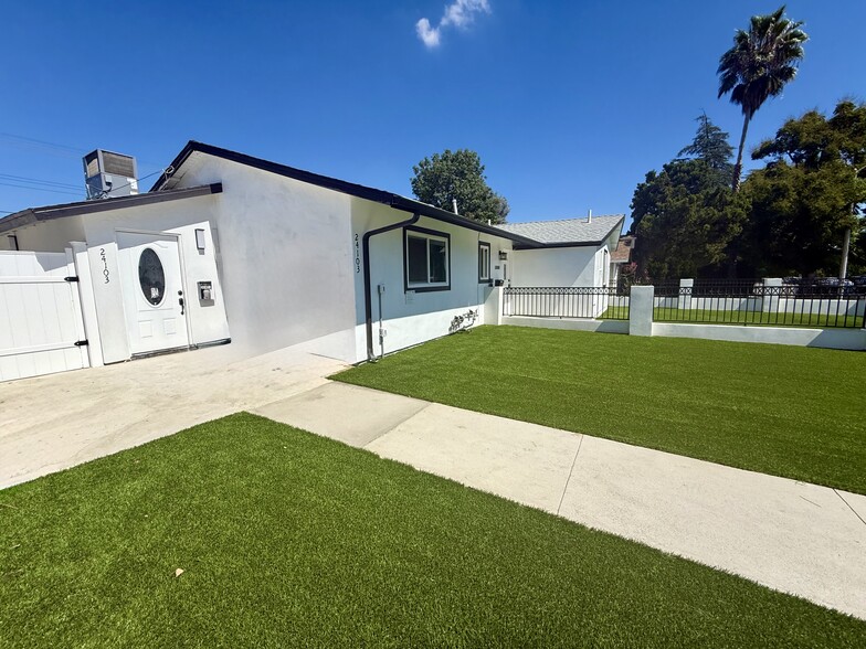Building Photo - 24101 Victory Blvd