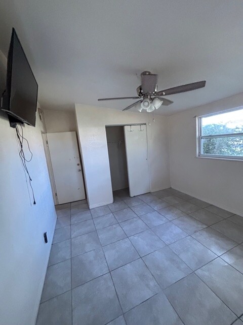 Building Photo - 907 Waldron St