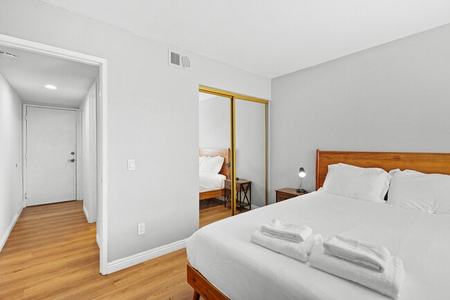 Building Photo - 1519 Walnut Ave