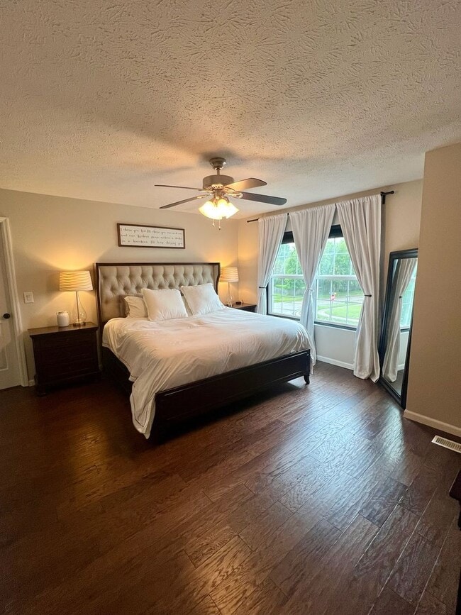 Building Photo - Beautiful 4 Bedroom Home in a Cul-De-Sac