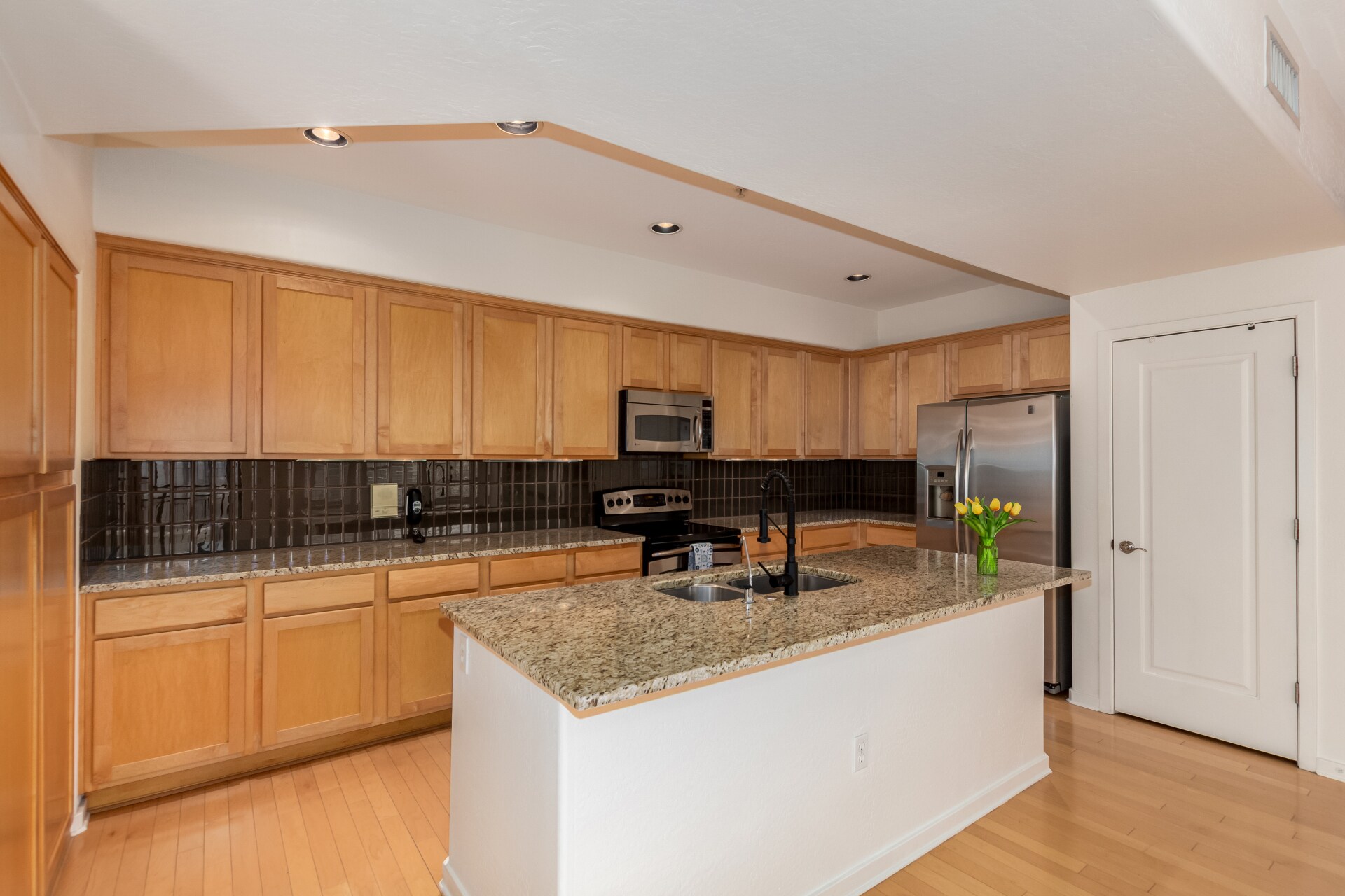 Kitchen - 3935 E Rough Rider Rd